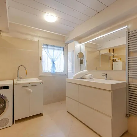 Luxury Penthouse With Lagoon View Terrace And Jacuzzi Appartement